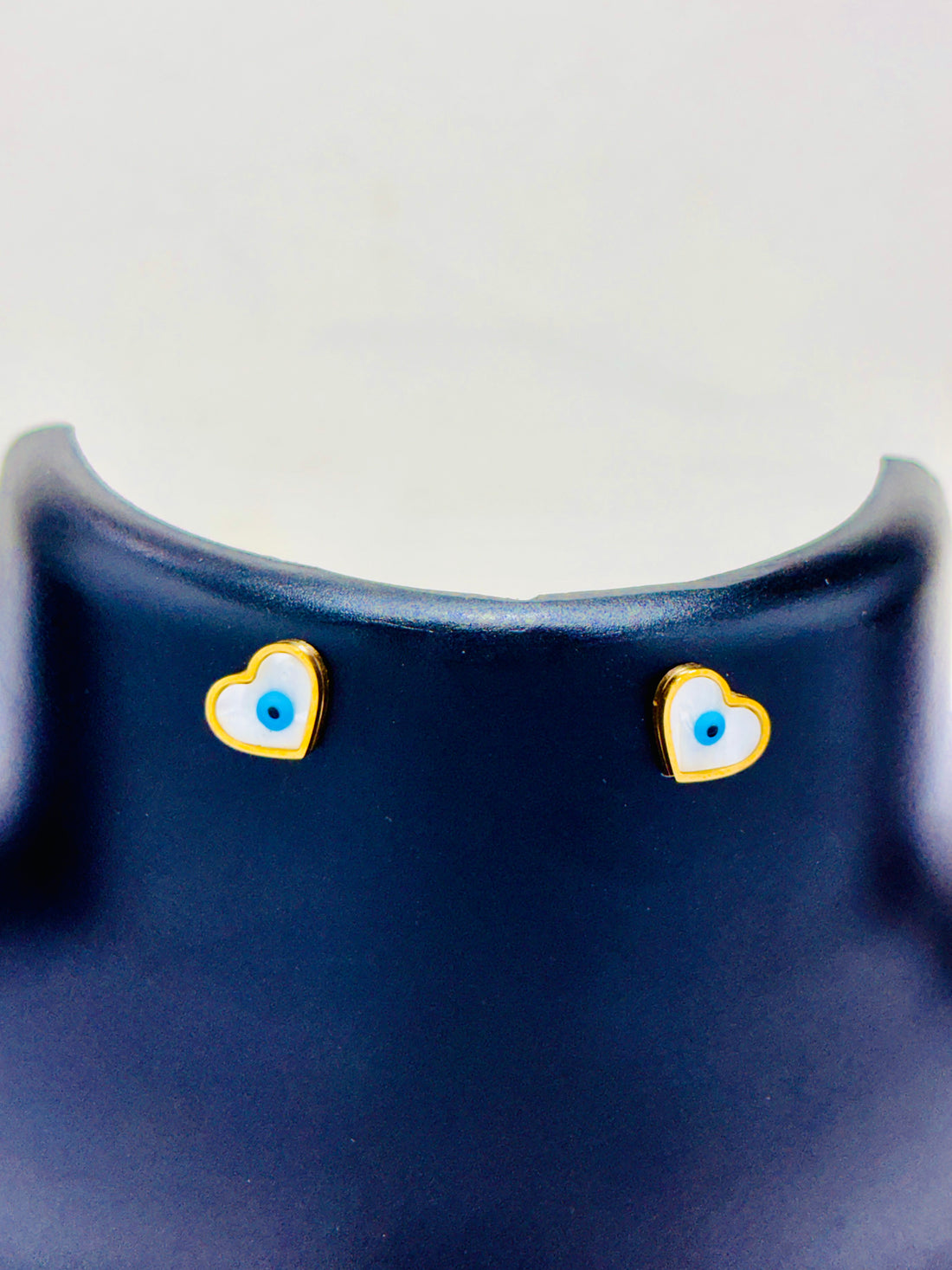 Eye of Elegance" Heart-Shaped Earrings