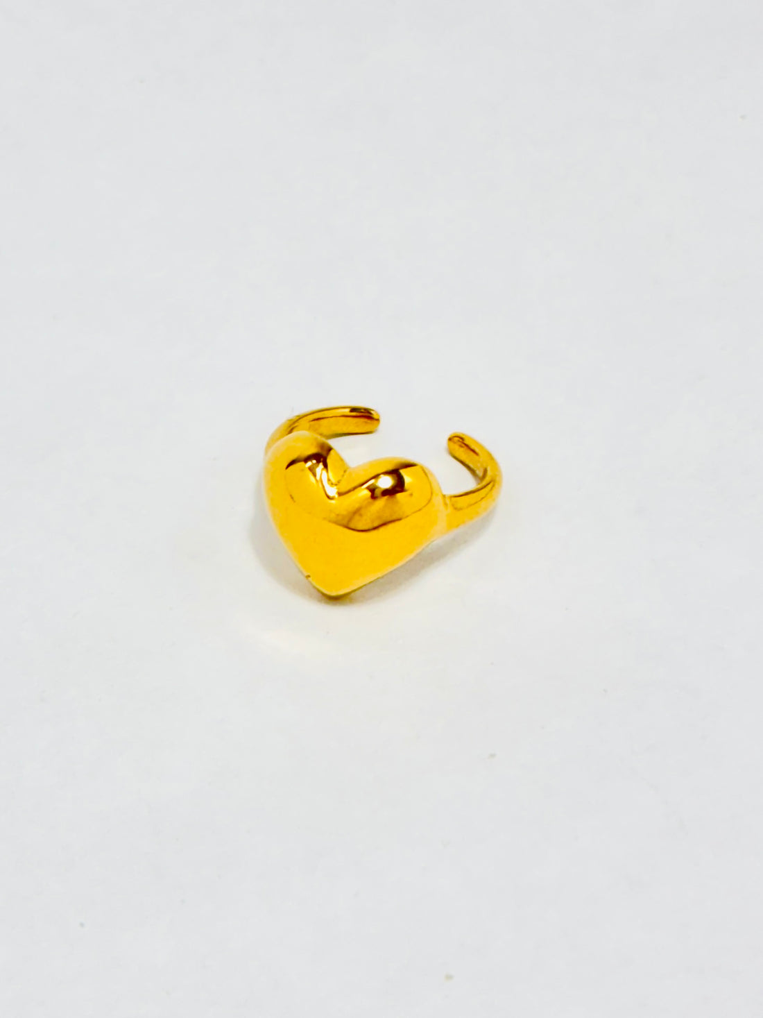 Exquisite Solitaire Engagement Ring
